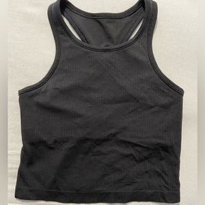 Lululemon training ebb to street cropped tank size 8 blk